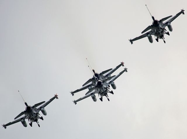 Lockheed F-16 Fighting Falcon —