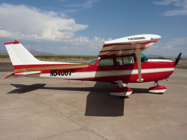 Cessna Skyhawk (N54007) - Lovely plane