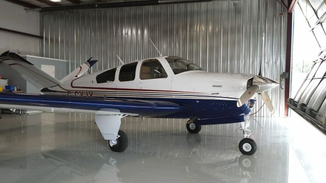 Beechcraft Bonanza (36) (C-GXJX)