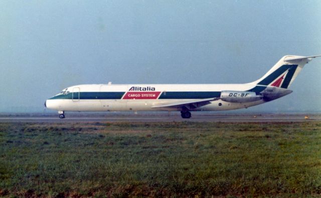 McDonnell Douglas DC-9-30 (I-DIBK)