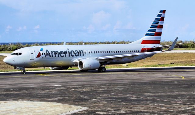 Boeing 737-800 (N969AN)