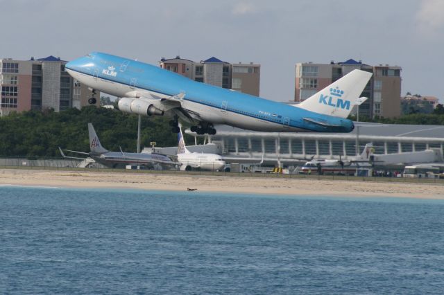 Airbus A330-300 (PH-BFA)