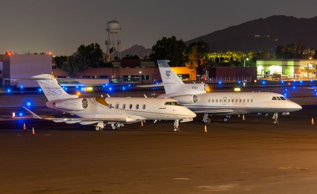 Canadair Challenger 350 (N869CL)