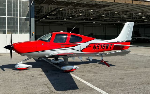 Cirrus SR22 Turbo (N518WT)