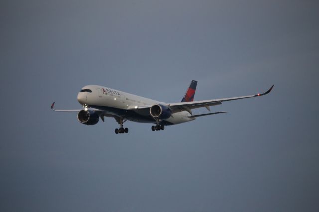 Airbus A350-900 (N517DZ)