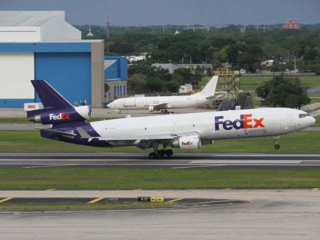 Boeing MD-11 (N574FE)