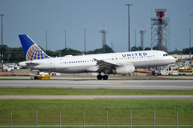 Airbus A320 (N488UA)