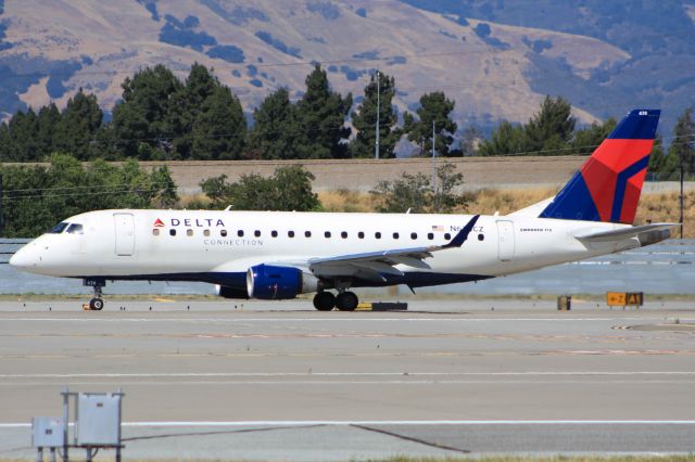 Embraer 170/175 (N638CZ)