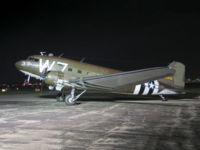 Douglas DC-3 (N345AB) - 29 September 2015