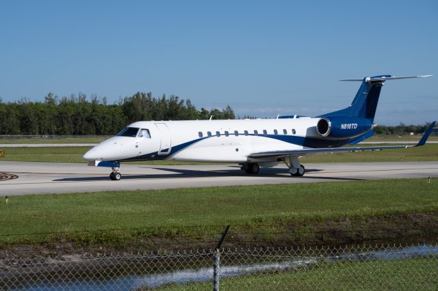 N810TD — - Taxing for takeoff