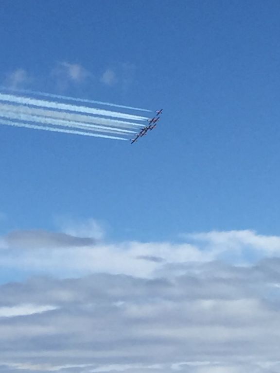 — — - Flightshow