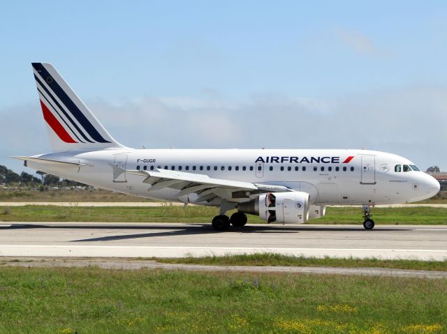 Airbus A318 (F-GUGR) - AF506KO ORY-TLN landing rwy 23 on apr 15th 2013