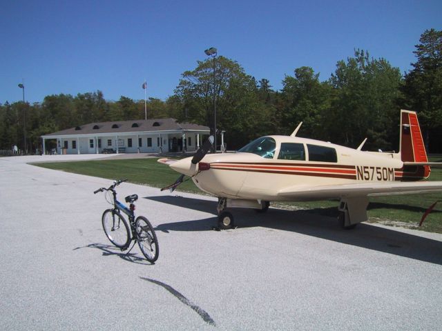 Mooney M-20 Turbo (N5750M)