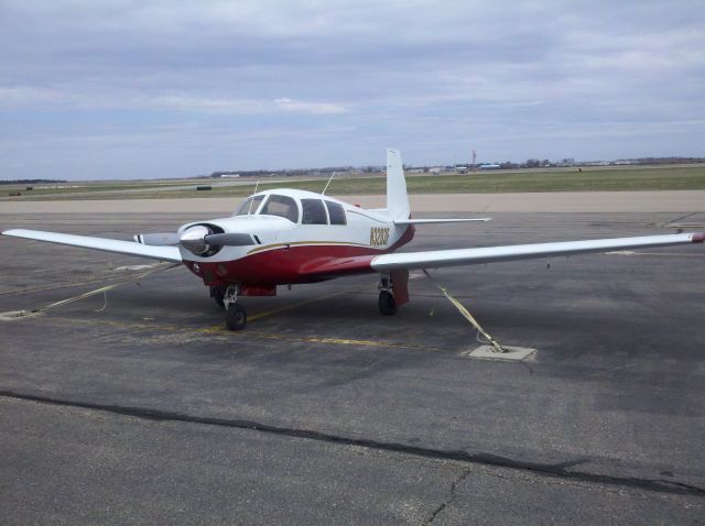 Mooney M-20 (N3203F) - on the ramp