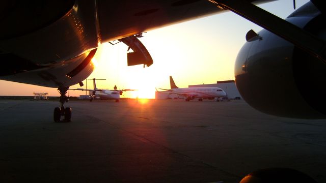 de Havilland Dash 8-400 (N209WQ) - Under N786DA