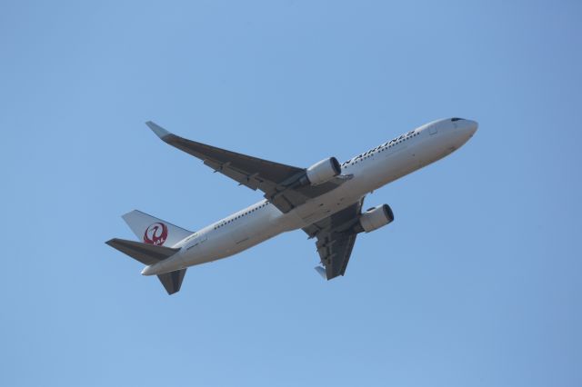 BOEING 767-300 (JA616J)