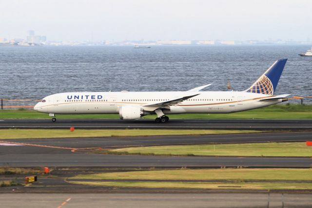 BOEING 787-10 Dreamliner (N16009)