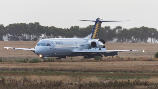 Fokker 100 (VH-XKN)