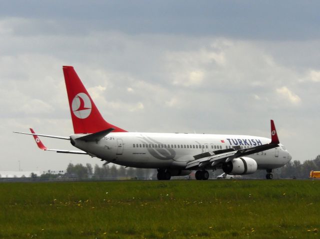 Boeing 737-800 (TC-JFV)