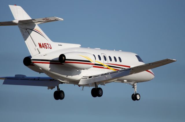 Hawker 800 (N457J)