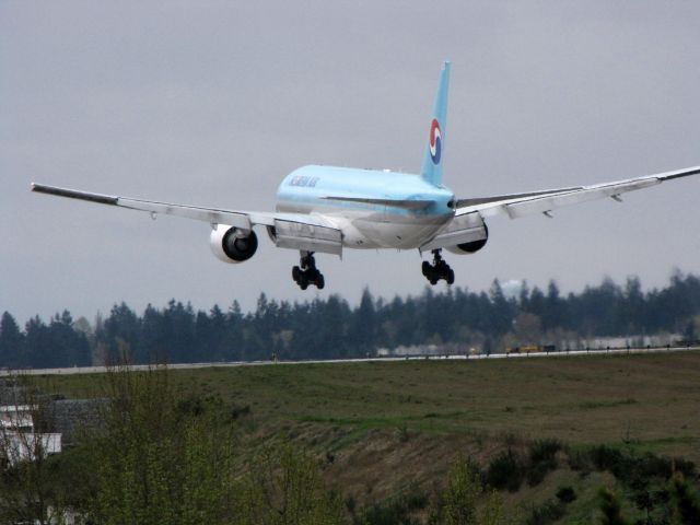 Boeing 777-200 (HL7765) - Watch some of our Korean Air Videos in HDbr /a rel=nofollow href=http://www.youtube.com/watch?v=MiW4dR9Io8Uhttp://www.youtube.com/watch?v=MiW4dR9Io8U/a