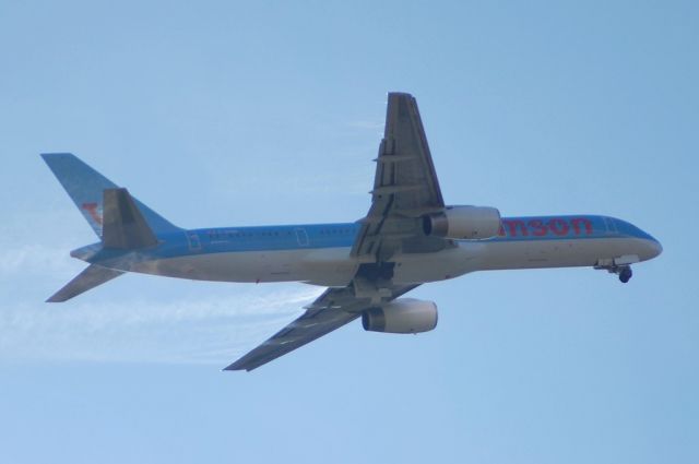 Boeing 757-200 (G-OOBG)