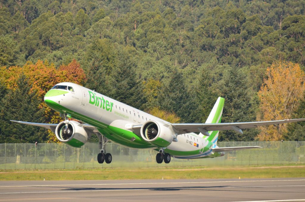 EMBRAER ERJ-190-400 (EC-NEZ) - EC-NEZ TakeOff From LEVX Destination GCXO. 06-11-2021