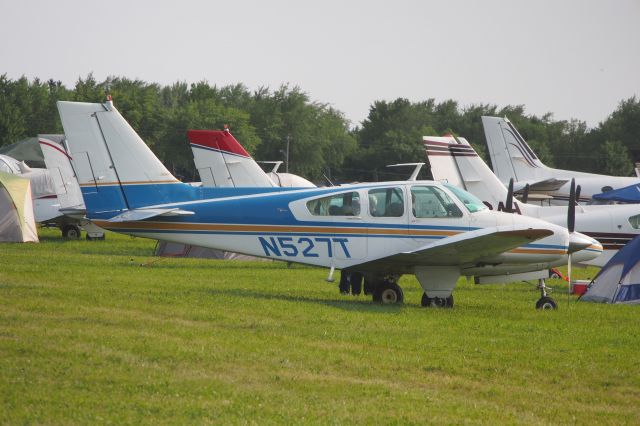 Beechcraft Baron (58) (N527T)