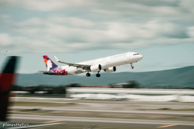 Airbus A321 (N215HA) - Photo taken by @planesthetics (instagram): Hawaiian Airlines Airbus A321 taking off from KSJC.