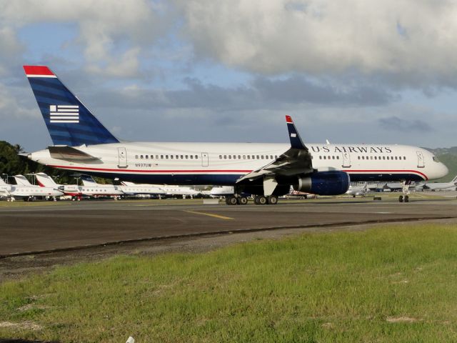 BOEING 767-200 (N937UW)