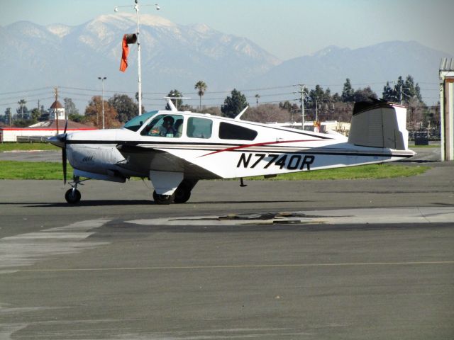 N7704R — - Taxiing to RWY 26L