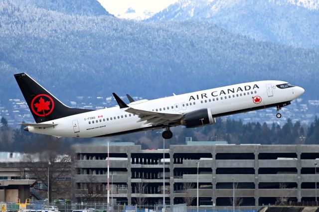 Boeing 737 MAX 8 (C-FSNQ)