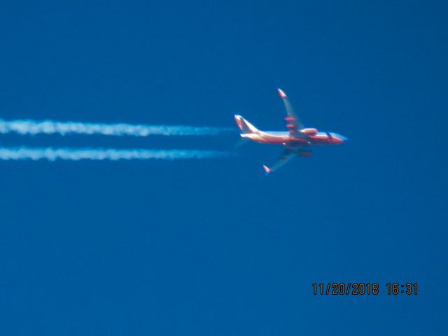 Boeing 737-700 (N7732A)