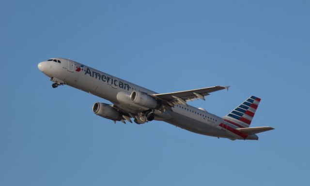 Airbus A321 (N973UY)