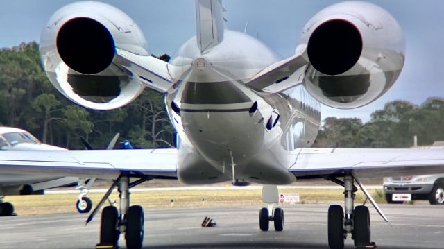 Gulfstream Aerospace Gulfstream V (N550UN) - Destin Exec’s local G550. This aircraft absolutely dwarfs this smaller airport.br /br /This aircraft is a 2003 Gulfstream G550 (GV-SP), SN 5029, owned/operated privately. 12/21/22. 