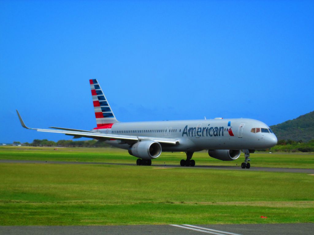 BOEING 767-300 (N179AA)