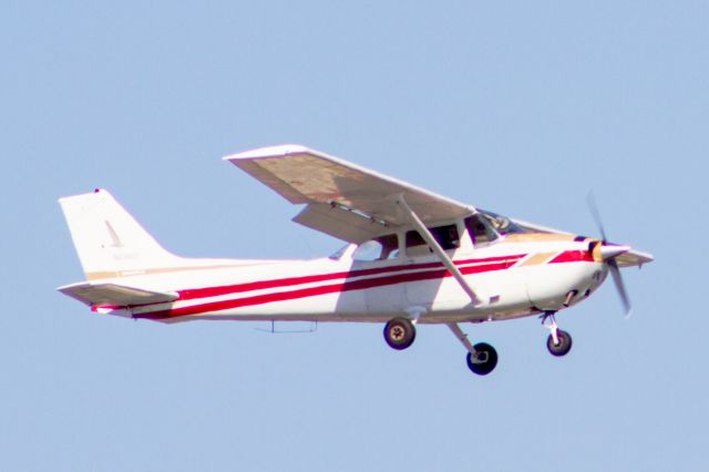 Cessna Skyhawk (N6396D)