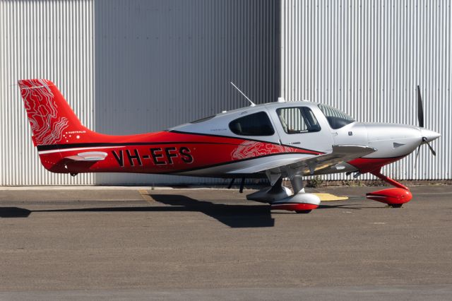 Cirrus SR-22 (VH-EFS)