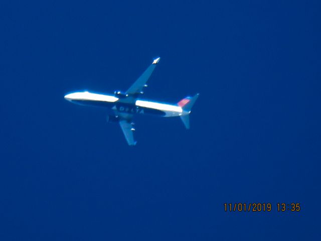 Boeing 737-900 (N878DN)