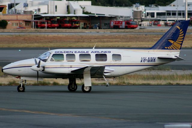 Piper Navajo (VH-NMK)