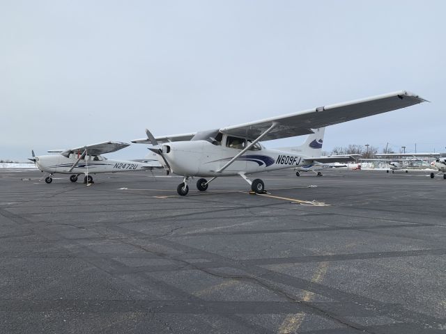 Cessna Skyhawk (N609FJ)