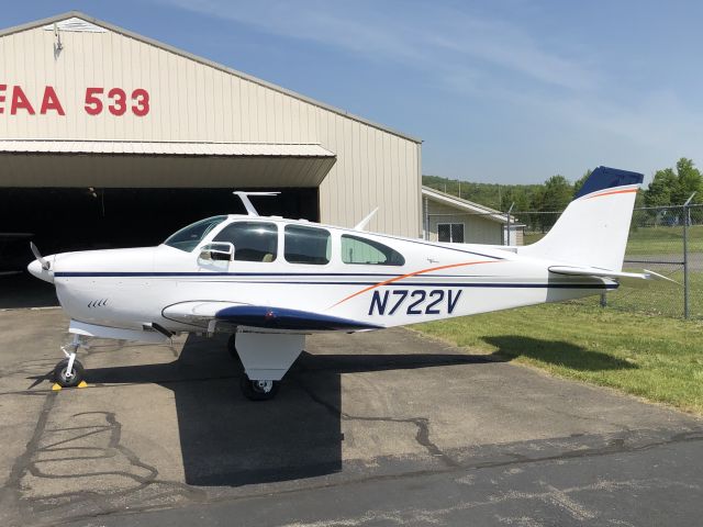 Beechcraft Bonanza (33) (N722V)