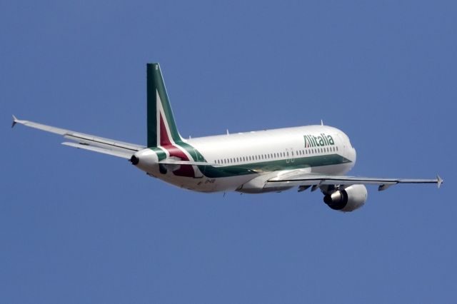 Airbus A320 (EI-EID)