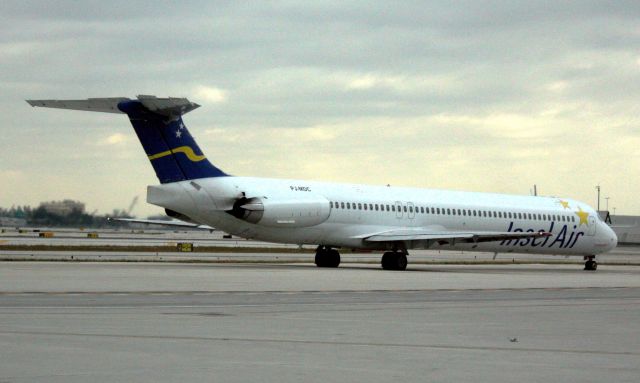 McDonnell Douglas MD-82 (PJ-MDC)