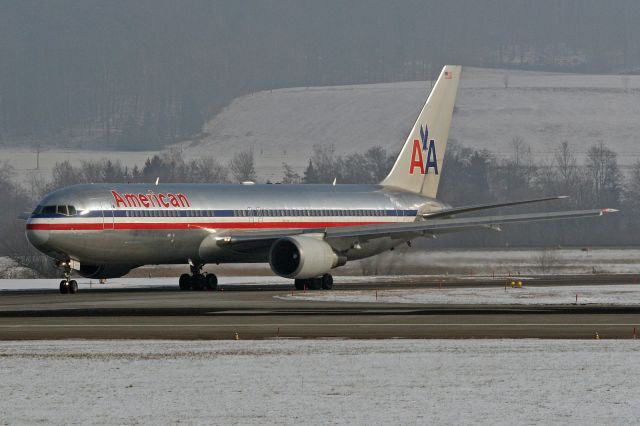 BOEING 767-300 (N347AN)