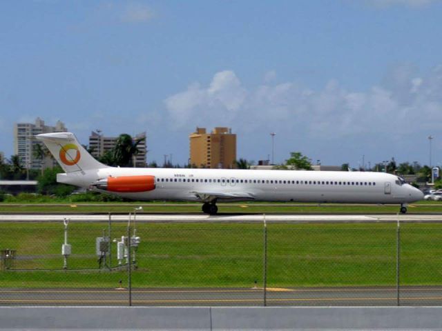 McDonnell Douglas MD-80 (N918AV)