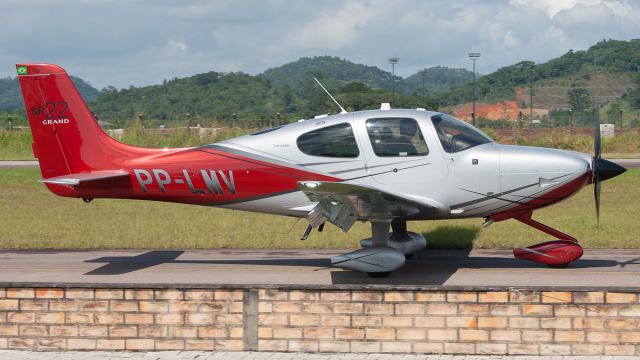 Cirrus SR-22 (PP-LMV)