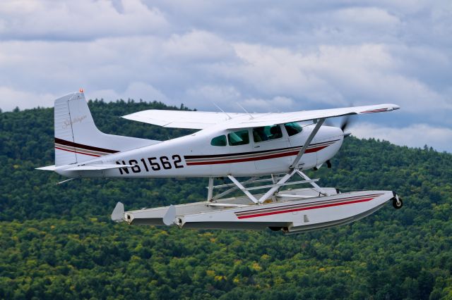 Cessna Skywagon (N61562) - Over Lake George