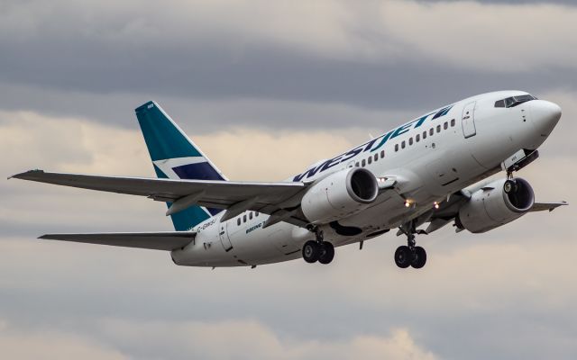 BOEING 737-600 (C-GWSJ)