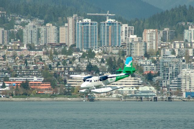 — — - Landing at Coal Harbour,Vancouver,2009